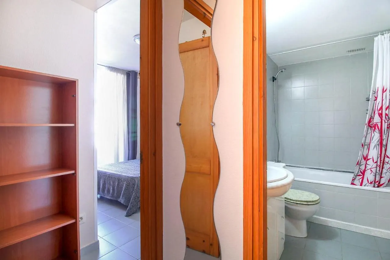 Sistach Rentals Apartments Blau Park 310 & 311 レスタルティット