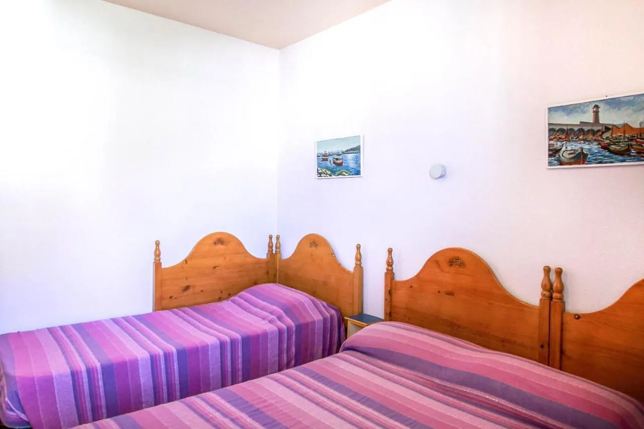 Sistach Rentals Apartments Blau Park 310 & 311 レスタルティット