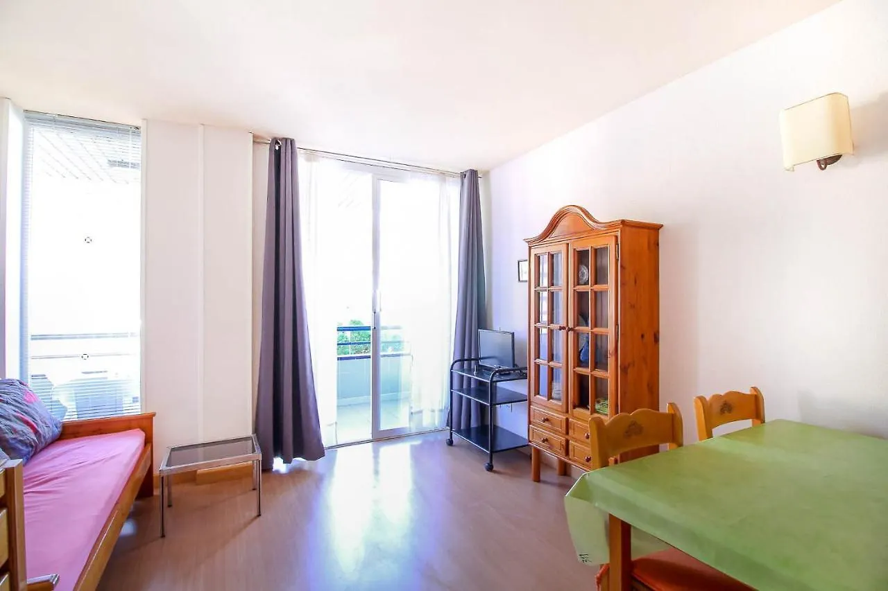 Sistach Rentals Apartments Blau Park 310 & 311 レスタルティット
