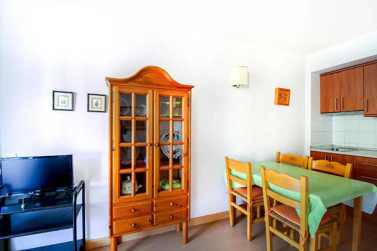 Sistach Rentals Apartments Blau Park 310 & 311 レスタルティット